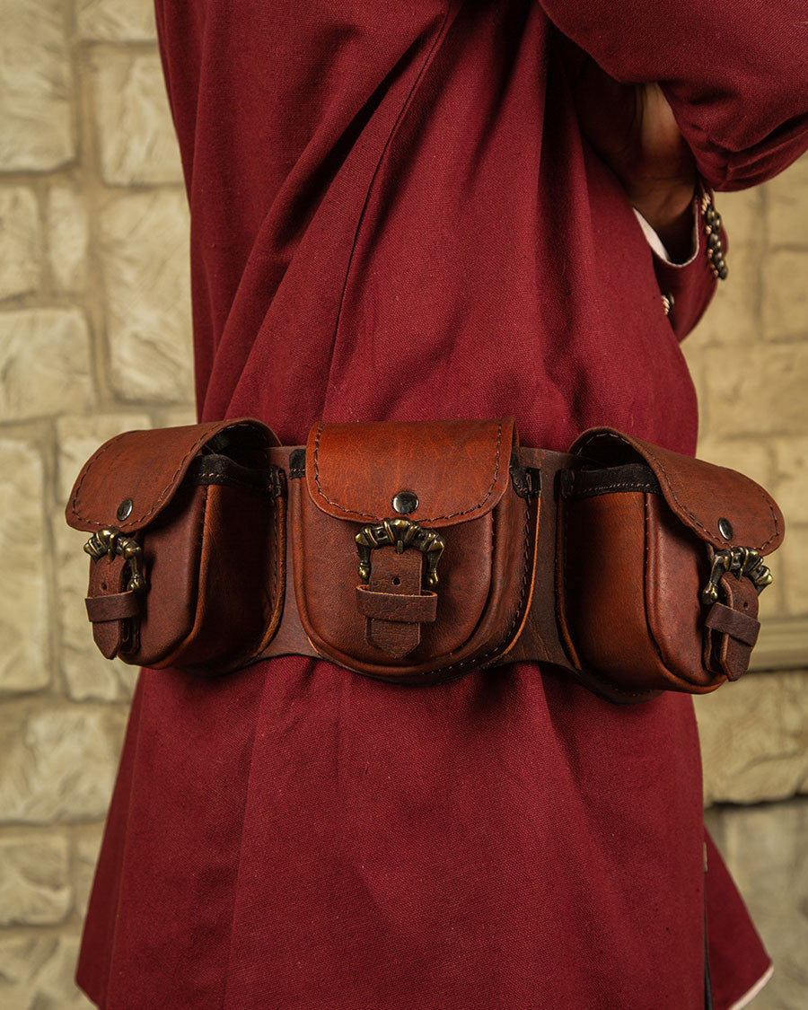 Set 3 bolsos medievales León para cinturón en marrón