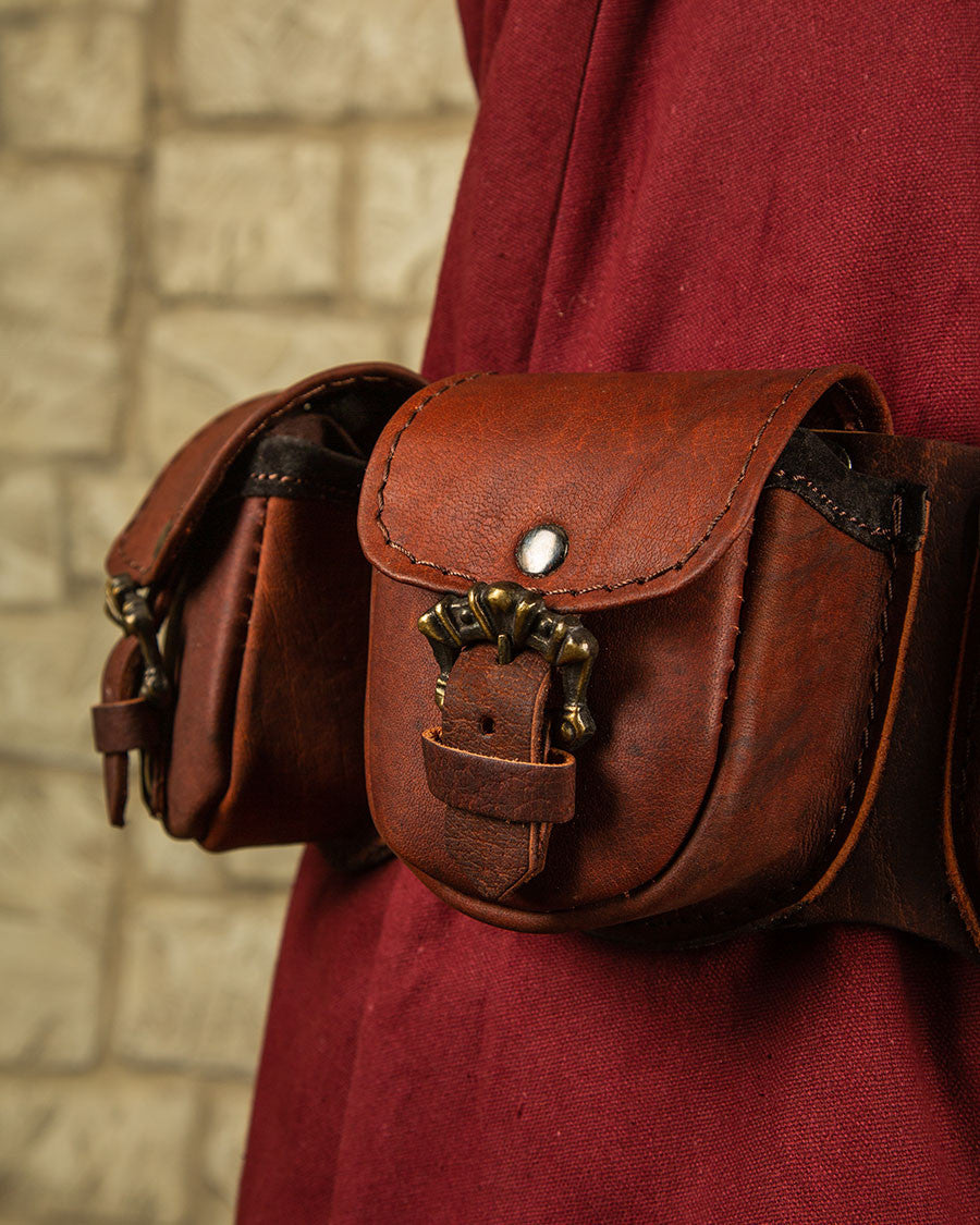 Set 3 bolsos medievales León para cinturón en marrón
