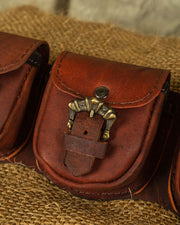 Set 3 bolsos medievales León para cinturón en marrón