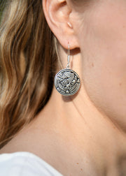 Pendientes vikingos en latón plateado