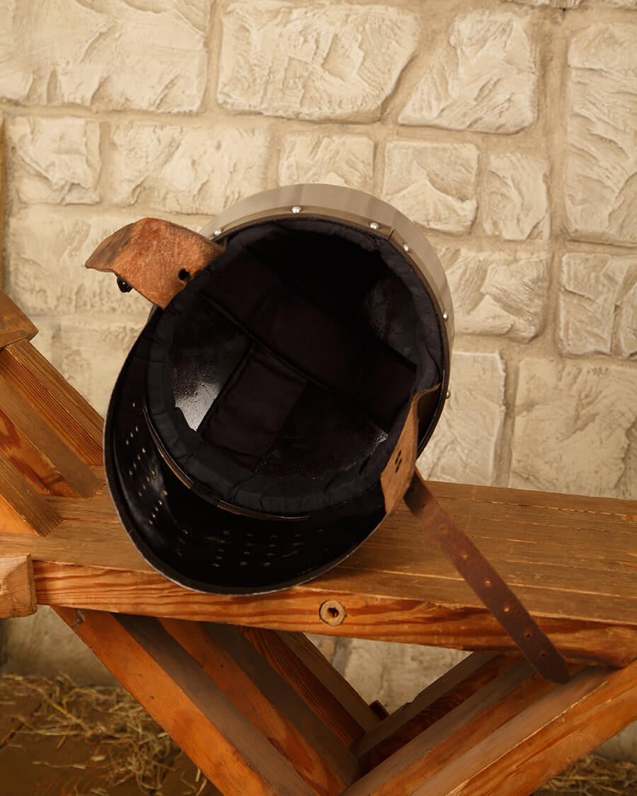 Yelmo medieval acero pulido modelo Laurin