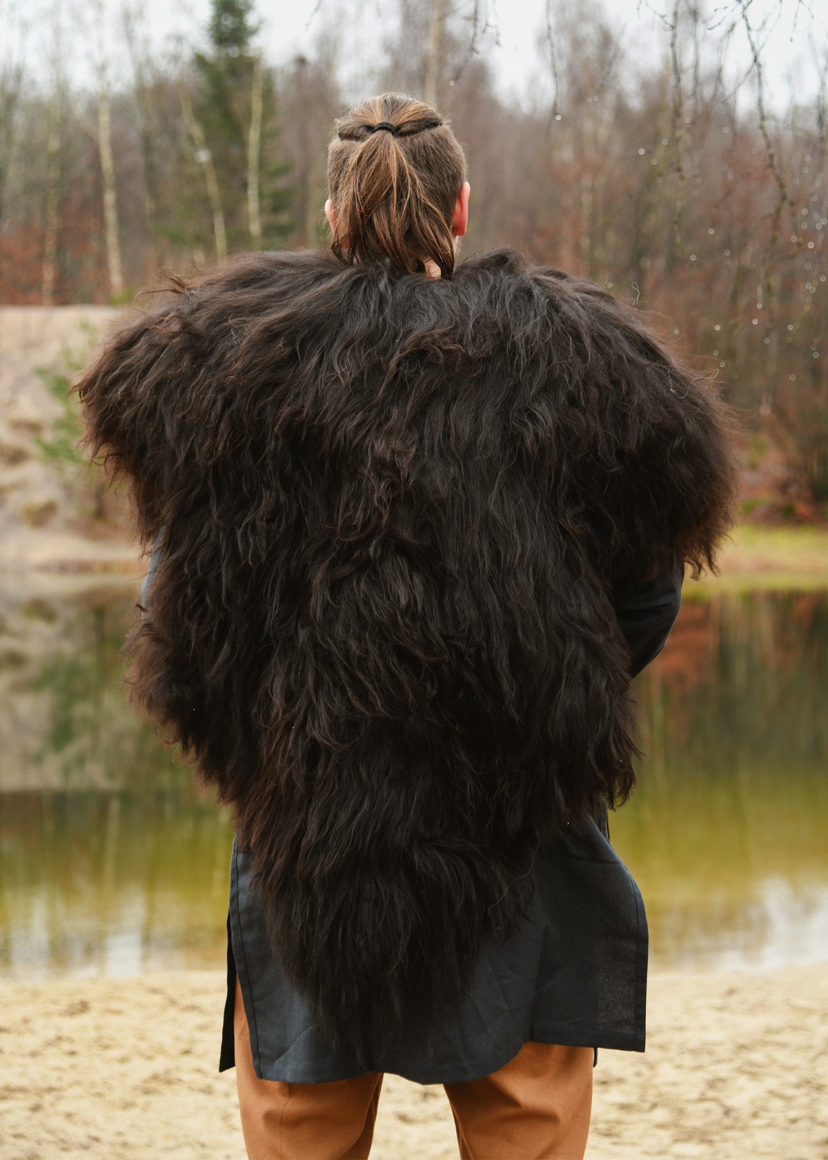Piel Berserker negra para guerreros (130x60 cm.)