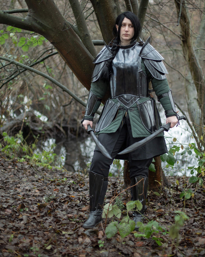 Peto medieval en acero ennegrecido modelo Katharina