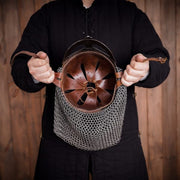 Casco vikingo modelo Gjermundbu, con forro de cuero