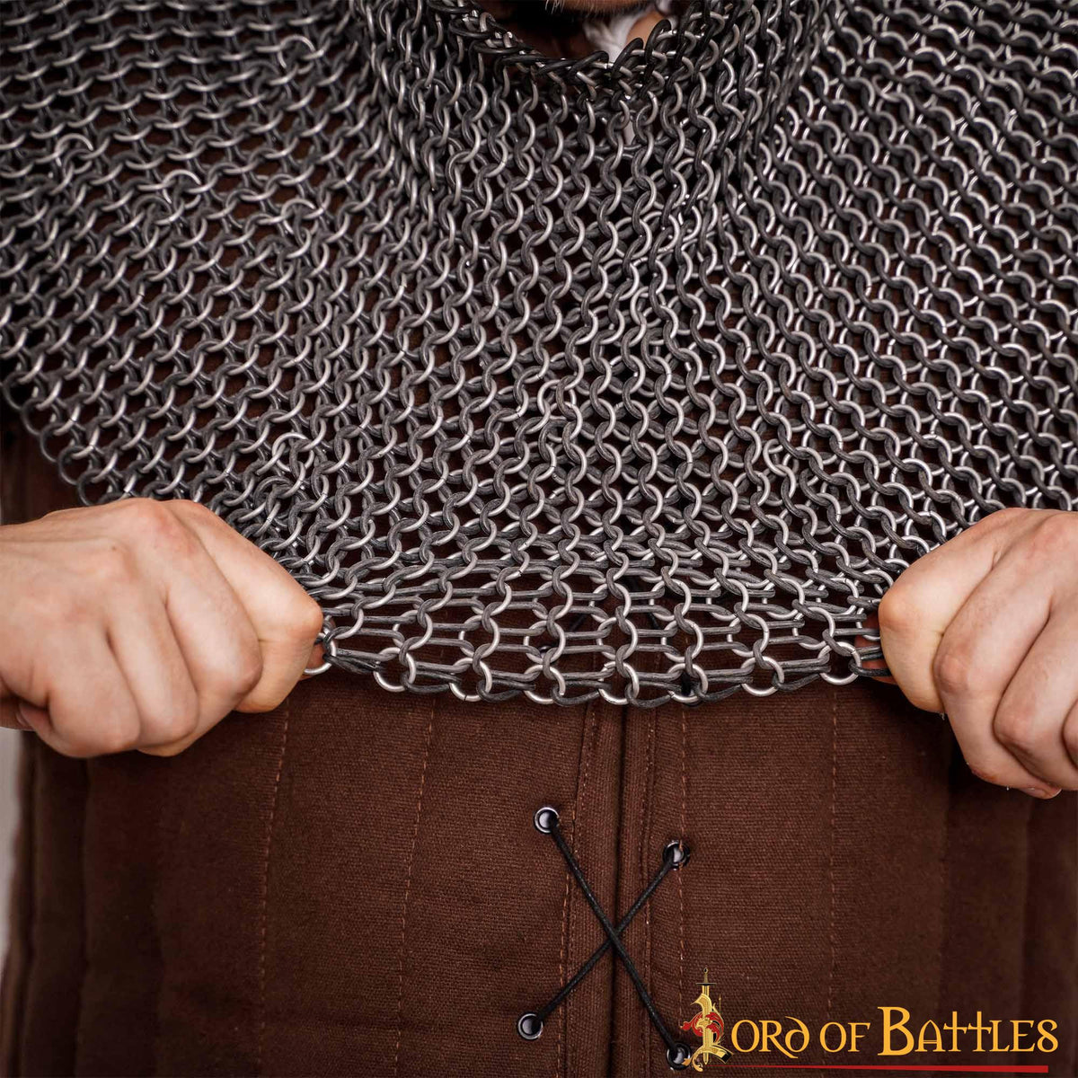 Almófar medieval con anillas de aluminio