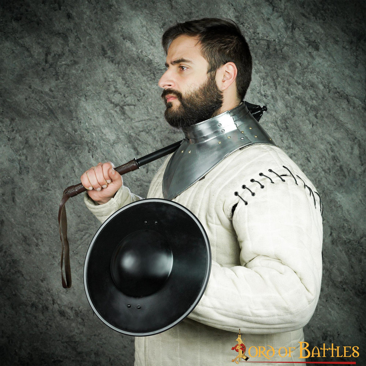 Broquel medieval funcional hecho a mano (30,5 cm.)