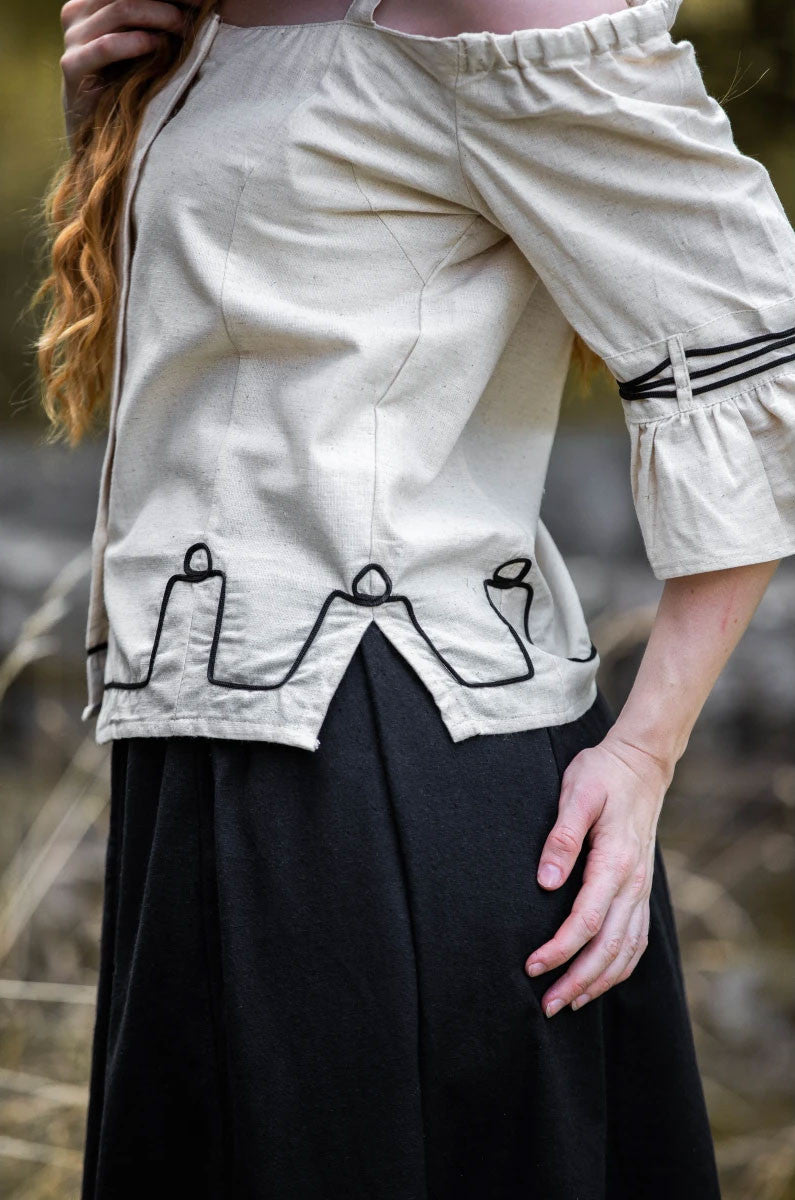Blusa medieval crema con bordados