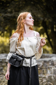 Blusa medieval crema con bordados
