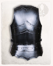 Coraza medieval modelo Balthasar, acabado ennegrecido