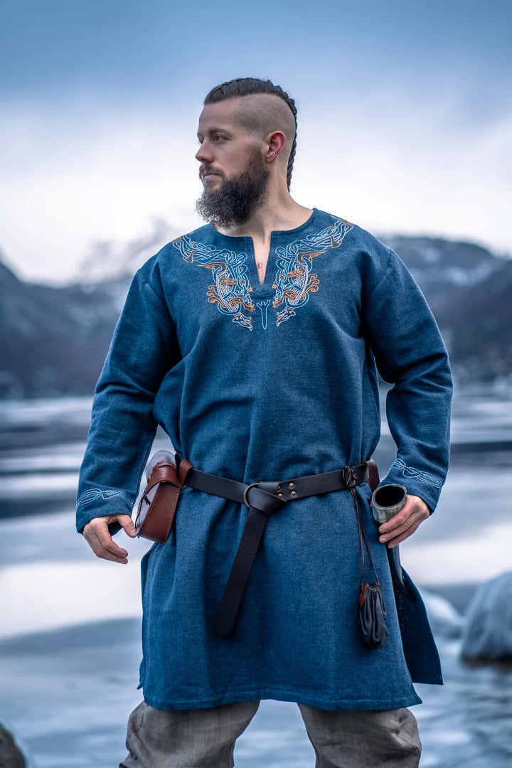 Túnica vikinga Snorri con bordado a mano estilo Urnes, gris-azul