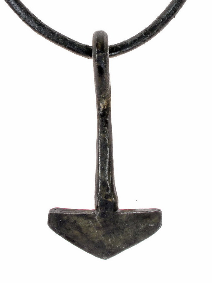 Colgante Martillo de Thor hecho en hierro de Adelsö