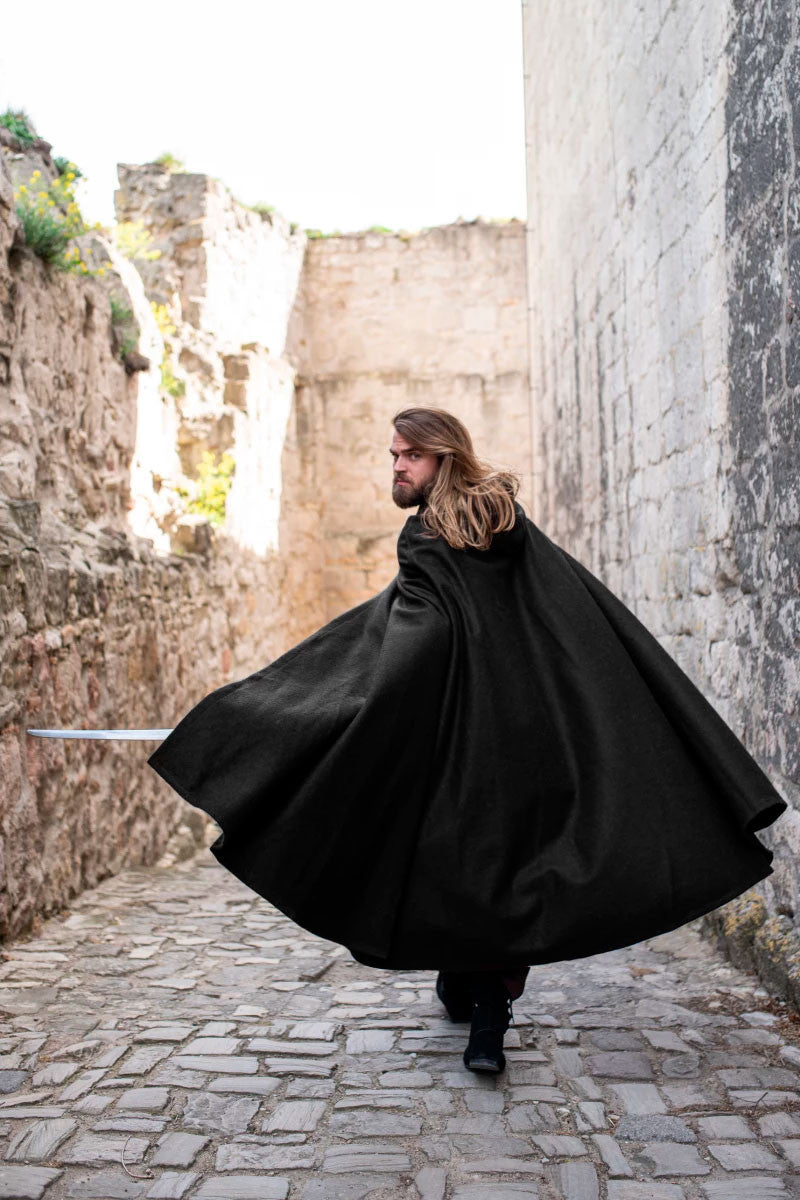 Capa medieval de lana modelo Tjark, color negro