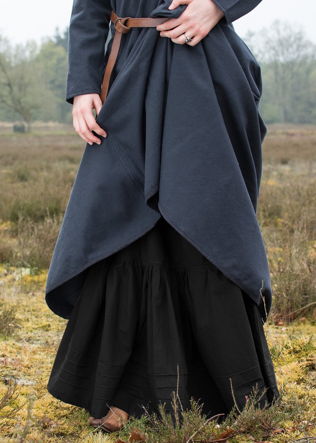 Falda medieval larga en algodón, color negro