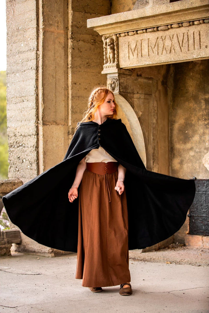 Capa medieval corta de dama modelo Heidi, color negro