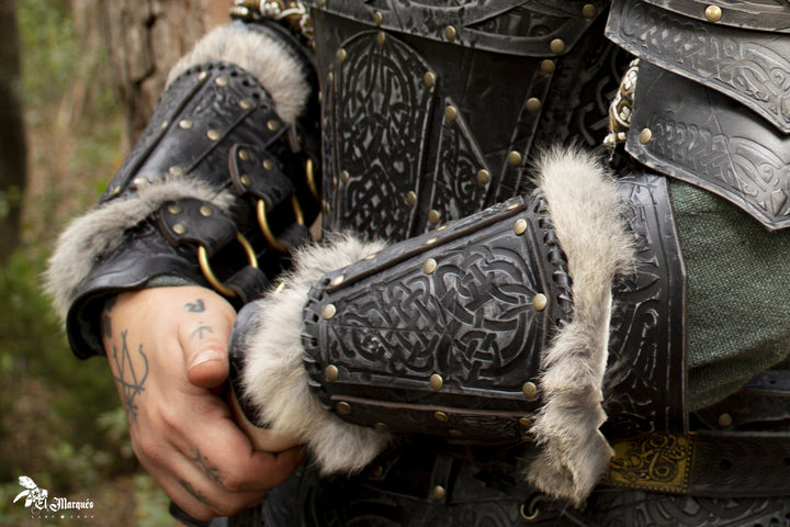 Brazaletes Vikingos Baldur con piel de conejo