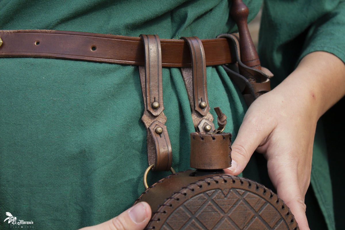 Cantimplora Explorer medieval en cuero