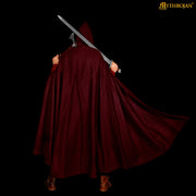 Capa medieval en lana con capucha y broche