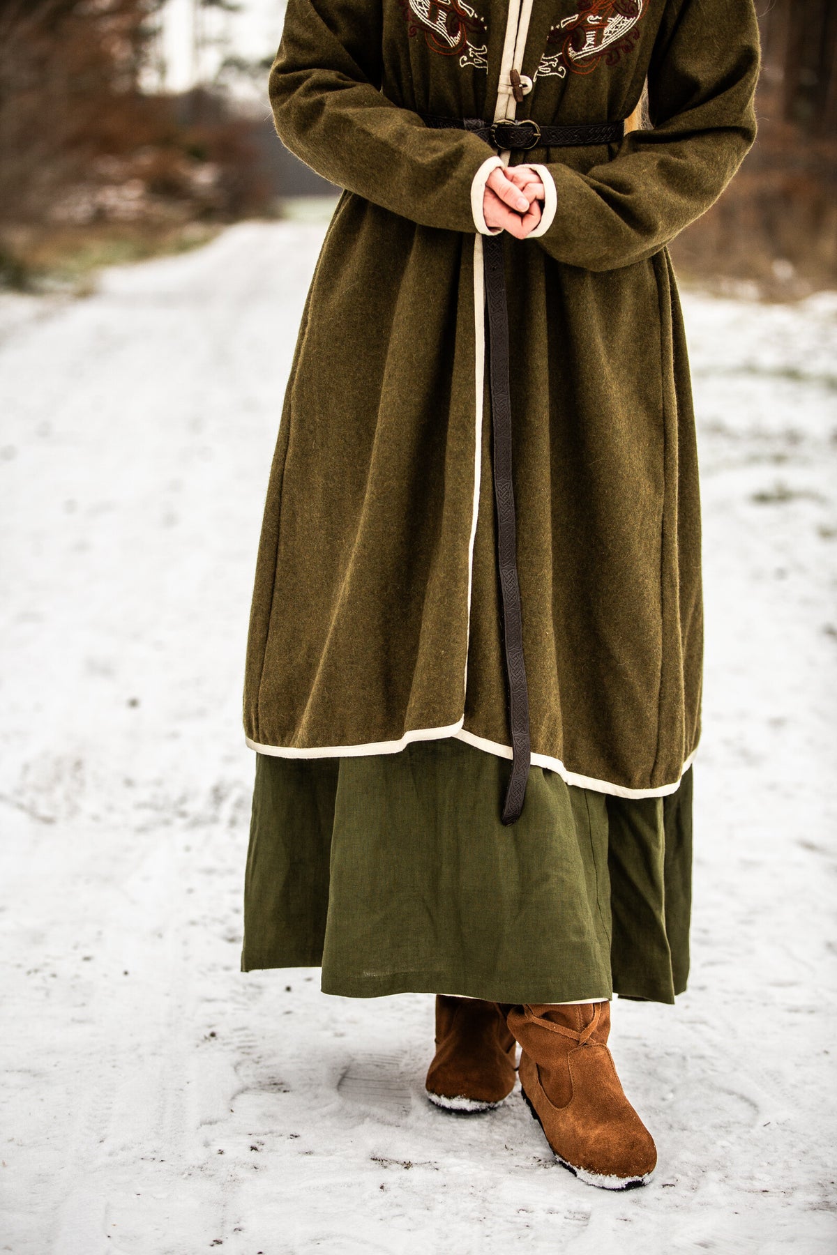 Abrigo vikingo para mujer modelo Birka Skadi, verde oliva