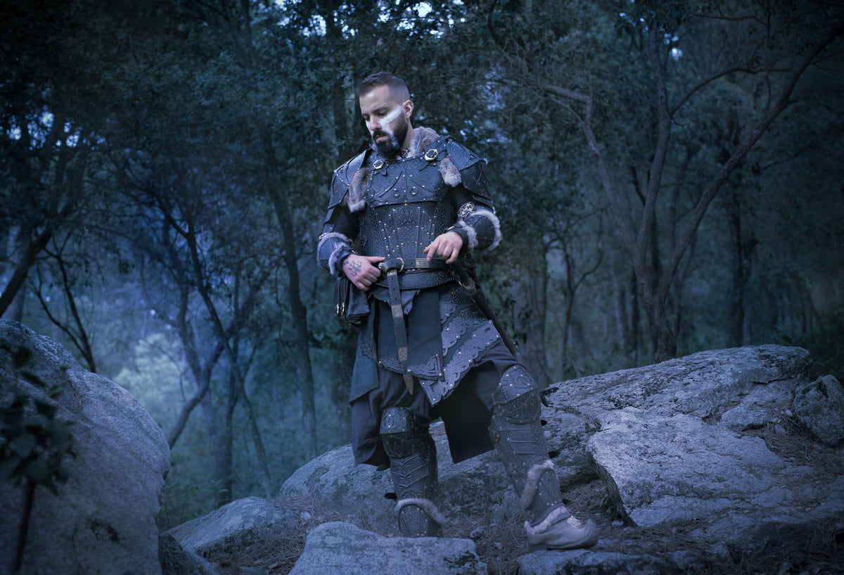 Peto vikingo en cuero modelo Baldur, negro