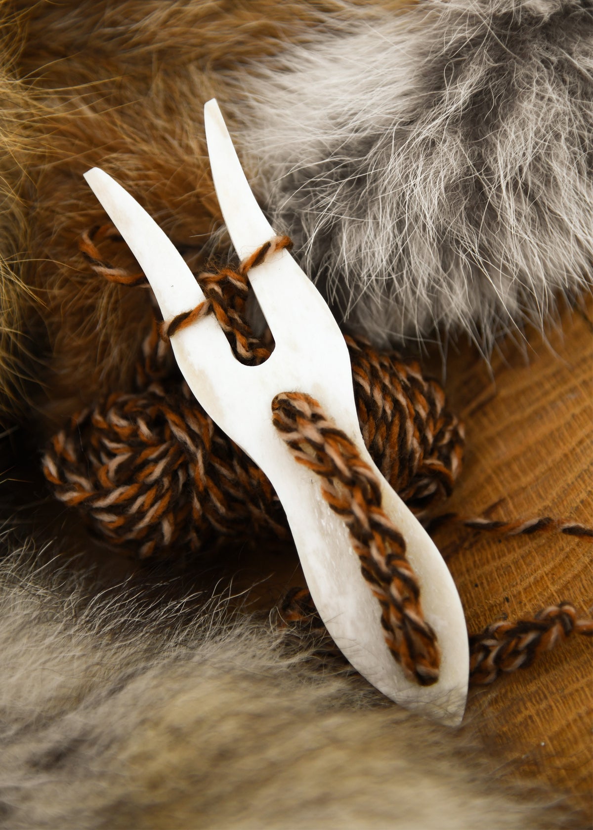 Lucet vikingo-medieval en hueso
