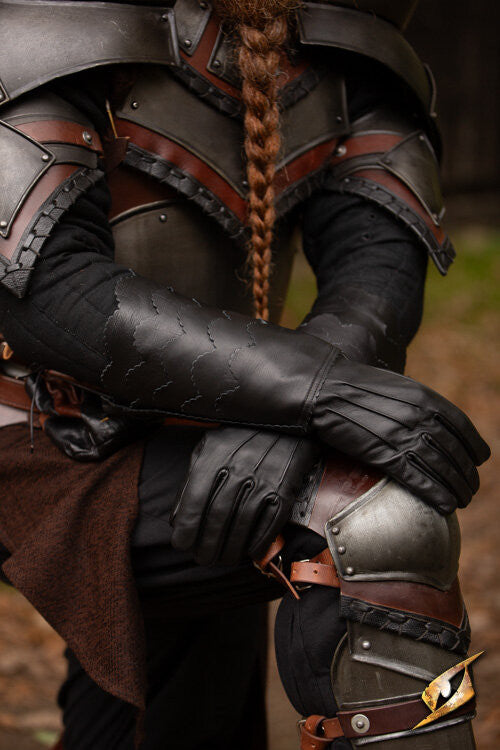 Guantes medievales de escamas negros