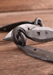 Bisagras de cofre vikingas forjadas a mano