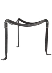 Soporte medieval forjado a mano para brasero