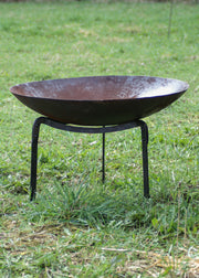 Soporte medieval forjado a mano para brasero
