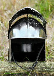 Celada medieval con visera, año 1490