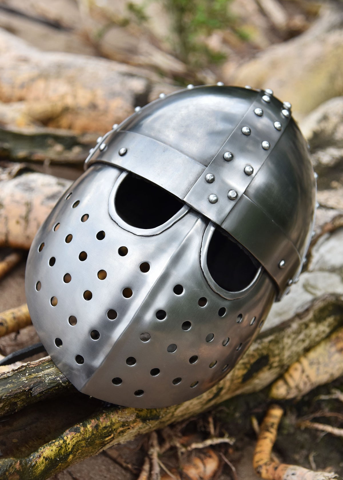 Casco Cruzados Spangenhelm con visera
