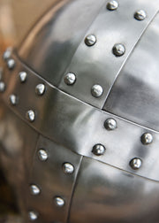 Casco Cruzados Spangenhelm con visera