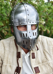 Casco Spangenhelmet con visera