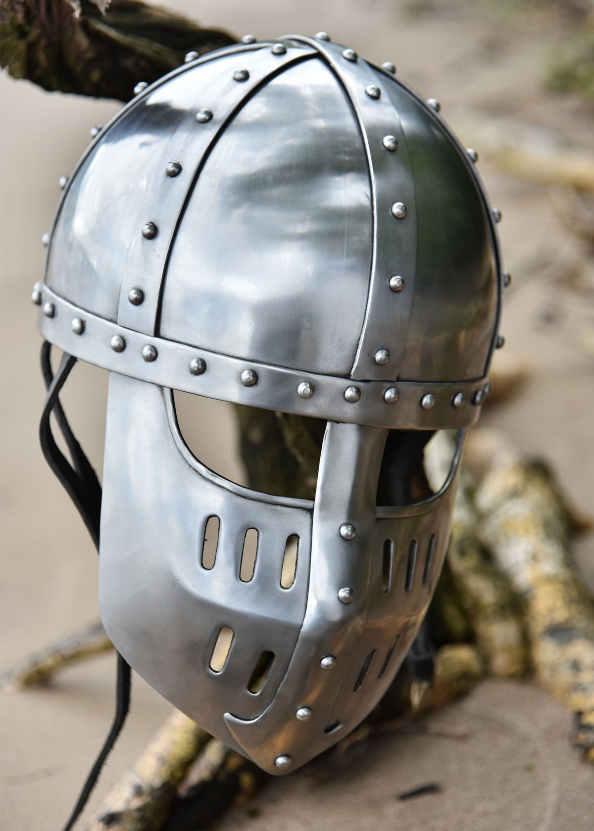 Casco Spangenhelmet con visera
