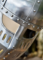 Casco Spangenhelmet con visera